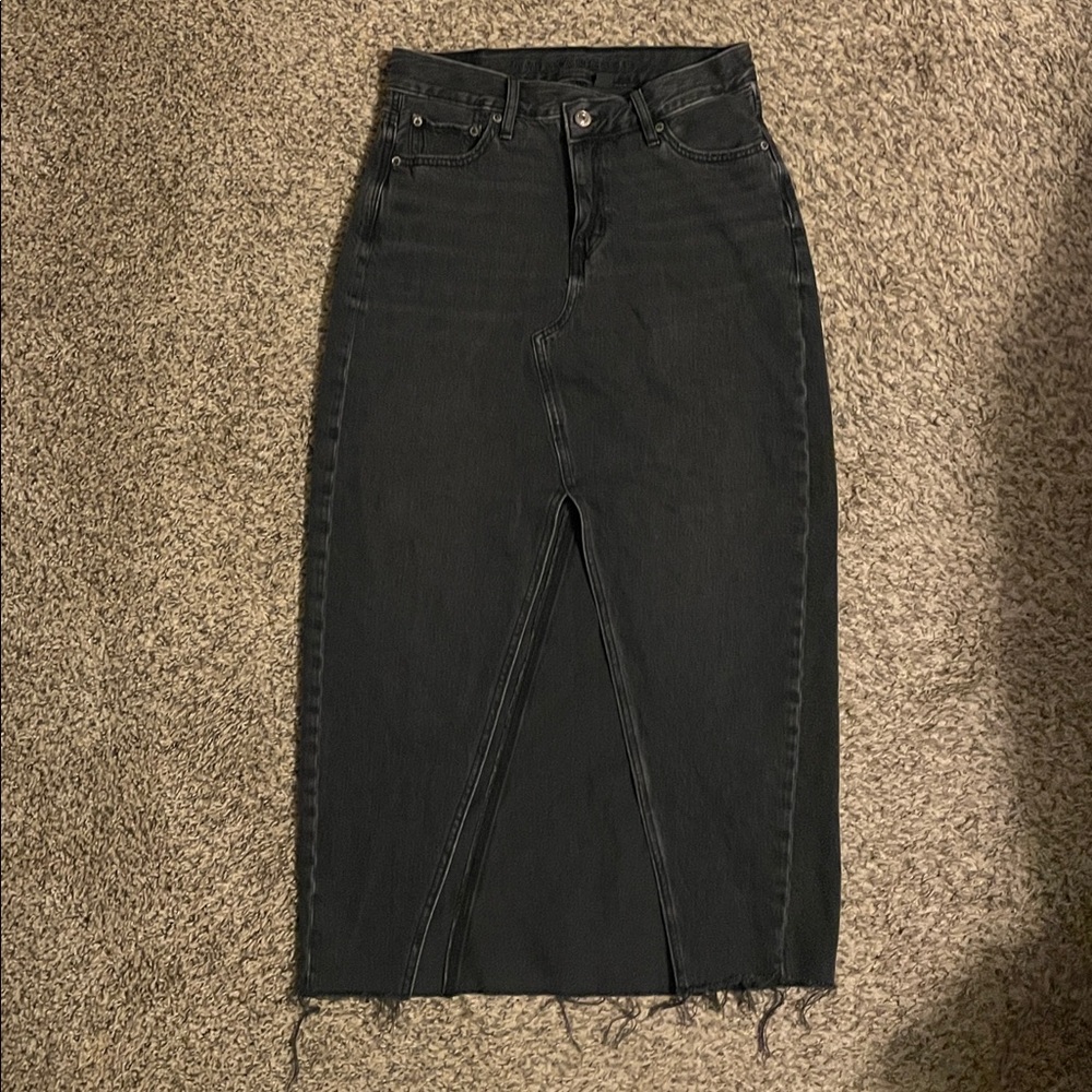 American Eagle 90s high-rise maxi skirt
